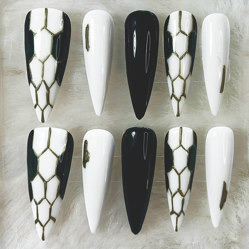 Nailsis Snake Scale Black Press On Nail Set